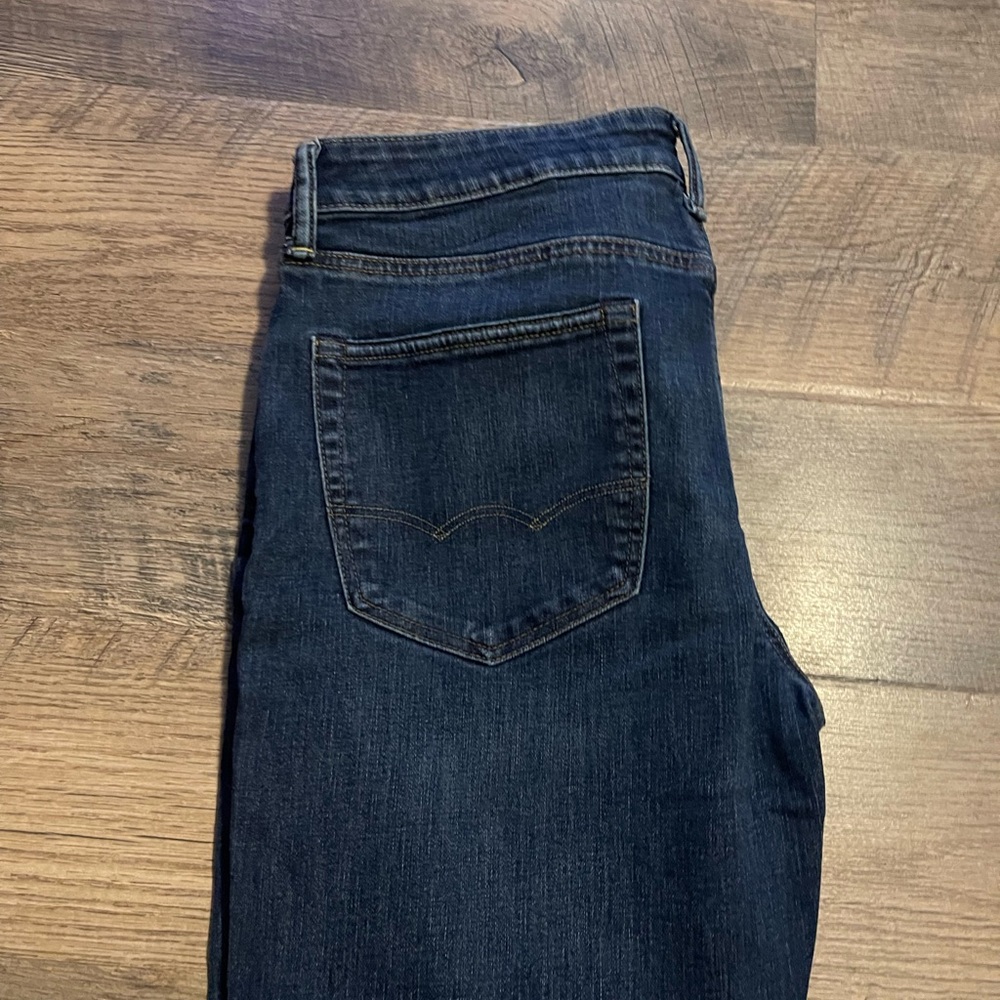 Men’s Athletic cut American Eagle Outfitters Jeans
